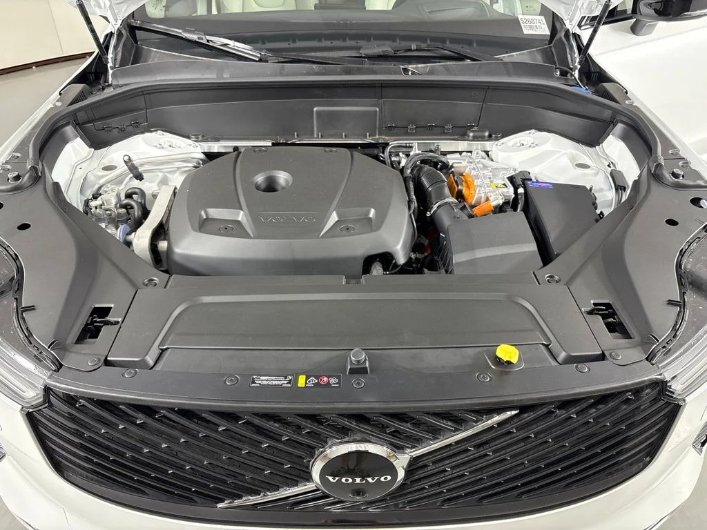 New 2026 Crystal White Volvo Ultra image 46