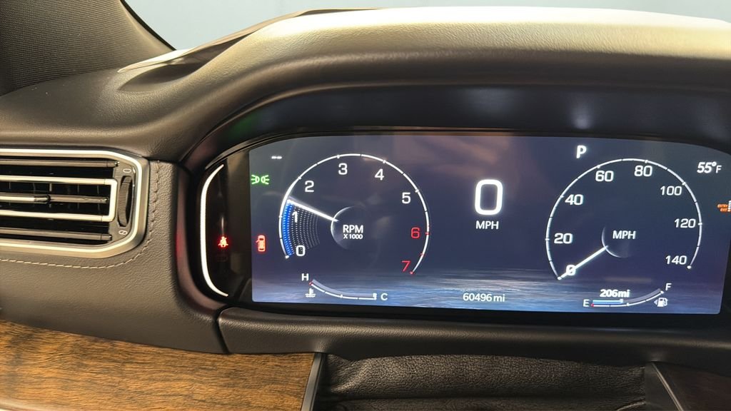 Used 2024 Black Jeep L image 13