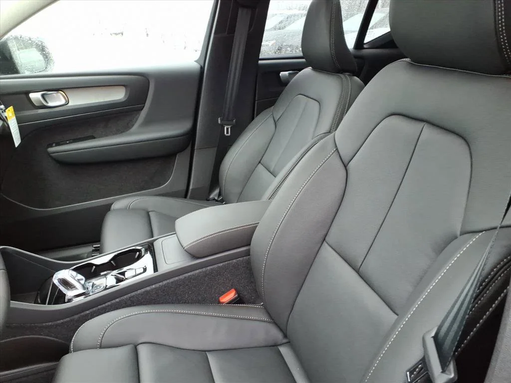 New 2026 Aurora Blue Volvo Plus image 4