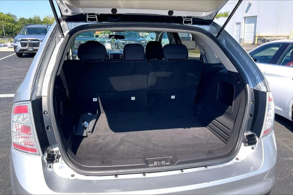 Used 2010  Ford SE image 24