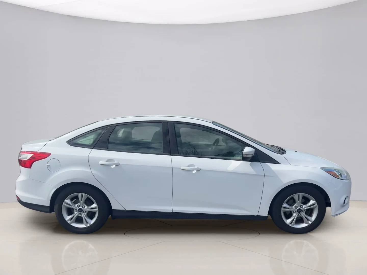 Used 2014 White Ford SE image 6
