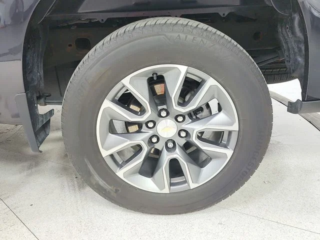 Used 2024 Gray Chevrolet LT image 13