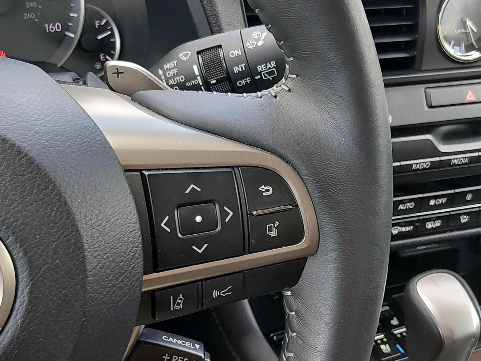 Used 2022 Atomic Silver Lexus RX 350 image 27