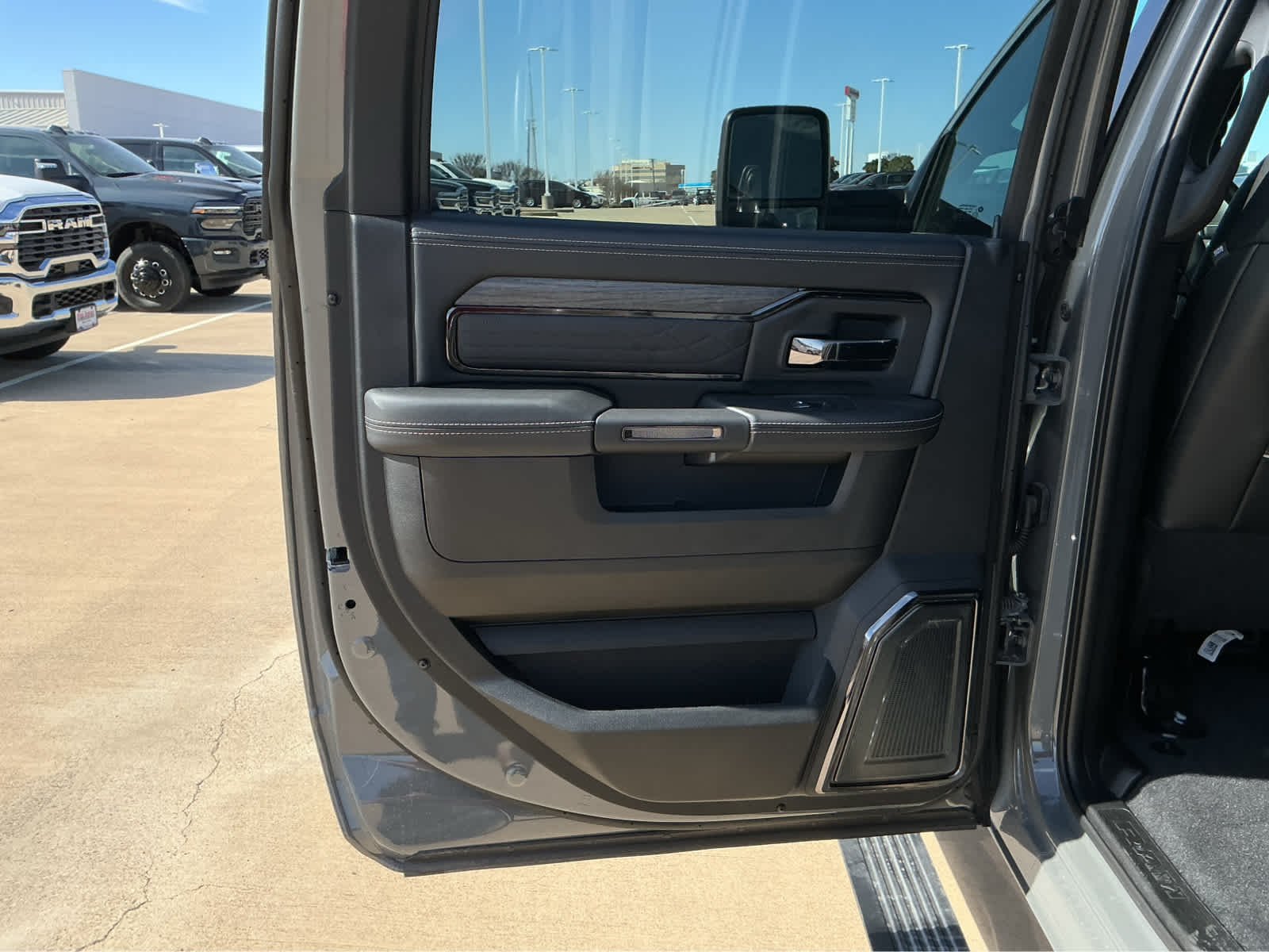 New 2026 Ceramic Gray Clearcoat Ram Limited image 21