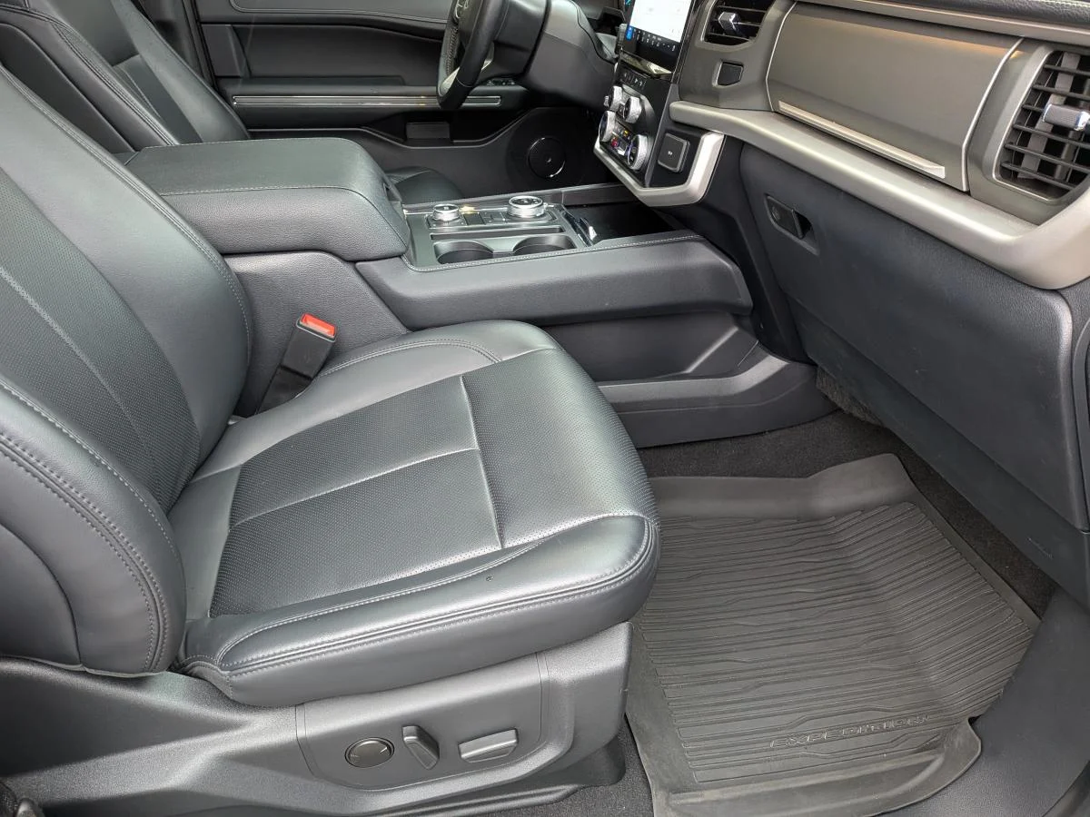 Used 2024 Black Ford XLT image 29