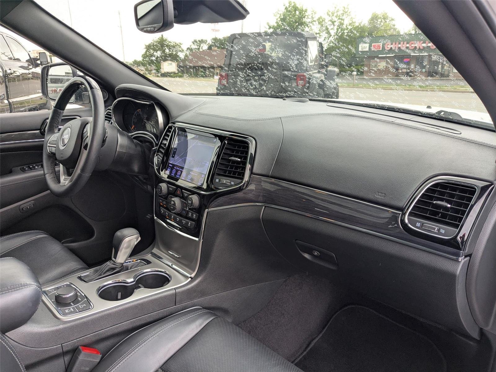 Used 2019 Bright White Clearcoat Jeep Overland image 35