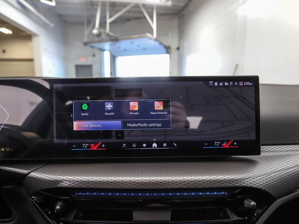 2025 BMW i4 40 - Photo 16