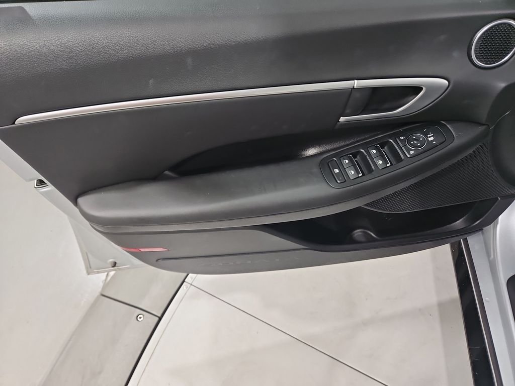 Certified Used 2025 Silver Hyundai SEL image 12