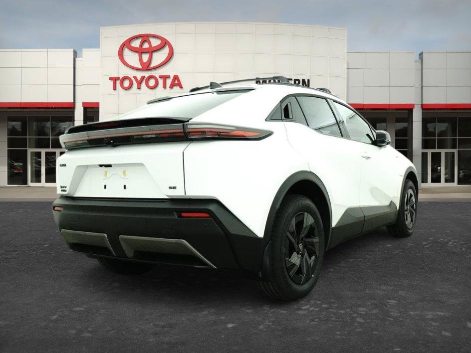 New 2026 Wind Chill Pearl Toyota SE image 3