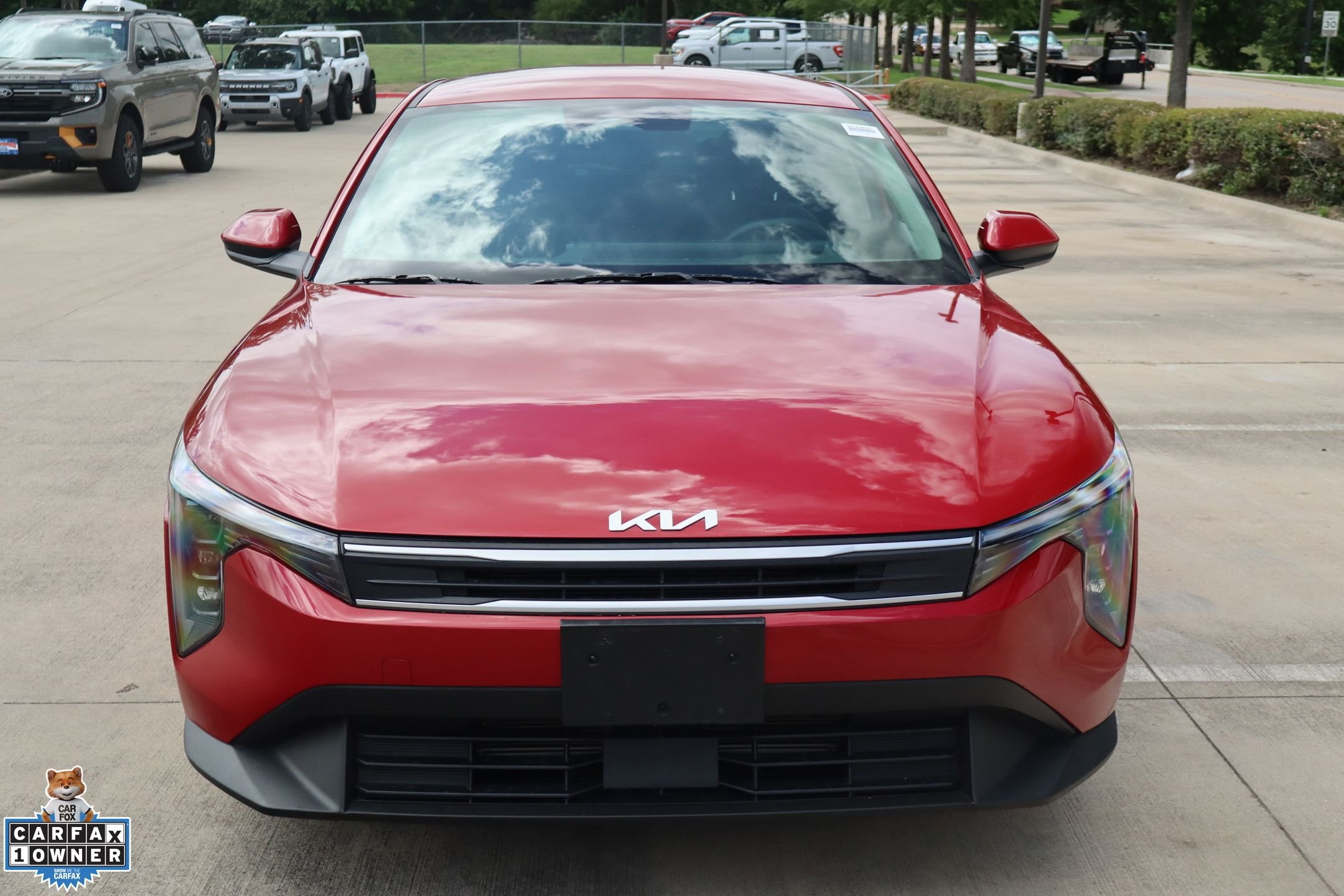Used 2025 Red Kia LXS image 9