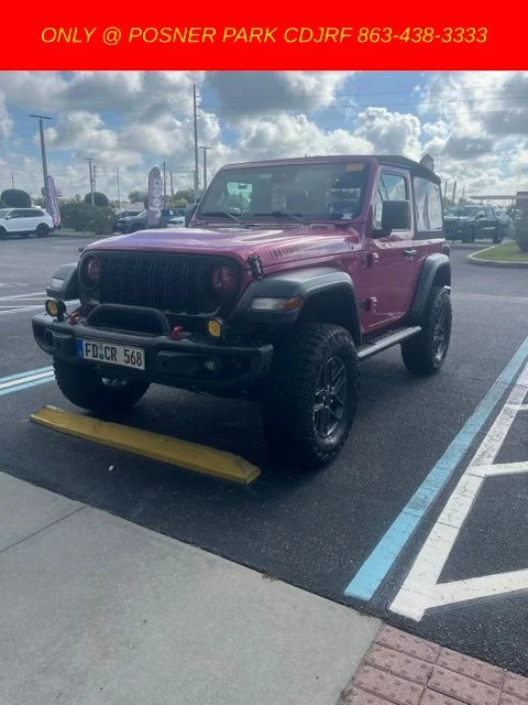 Used 2024  Jeep Sport S image 2