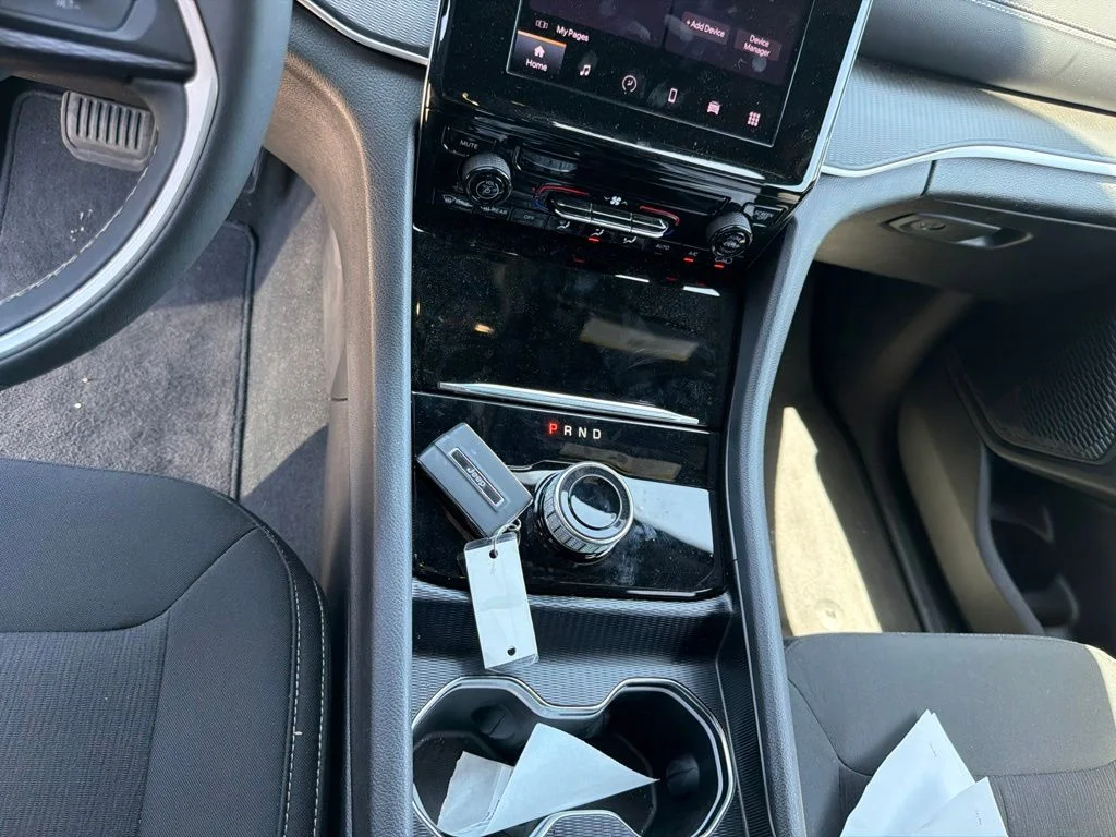 Used 2025 Gray Jeep Laredo X image 17