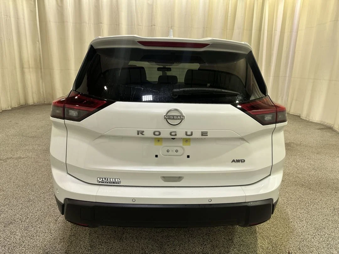 2026 Nissan Rogue SV - Photo 7
