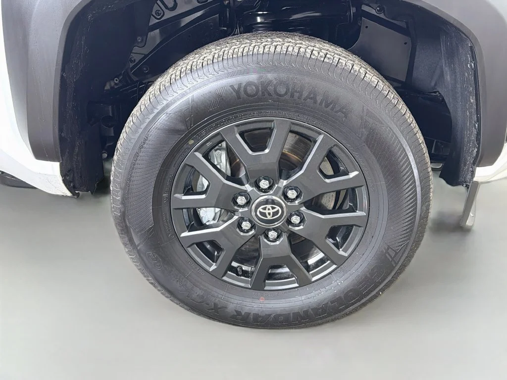 Used 2026 White Toyota SR5 image 28