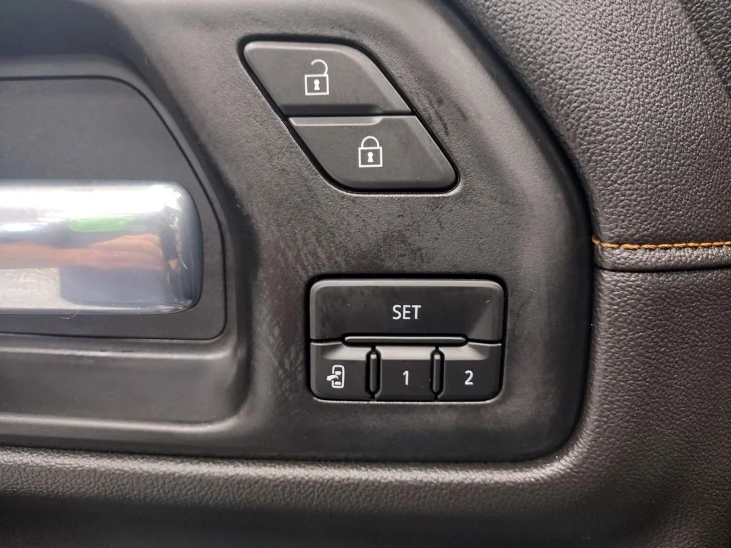 Used 2021 Blue GMC AT4 image 27