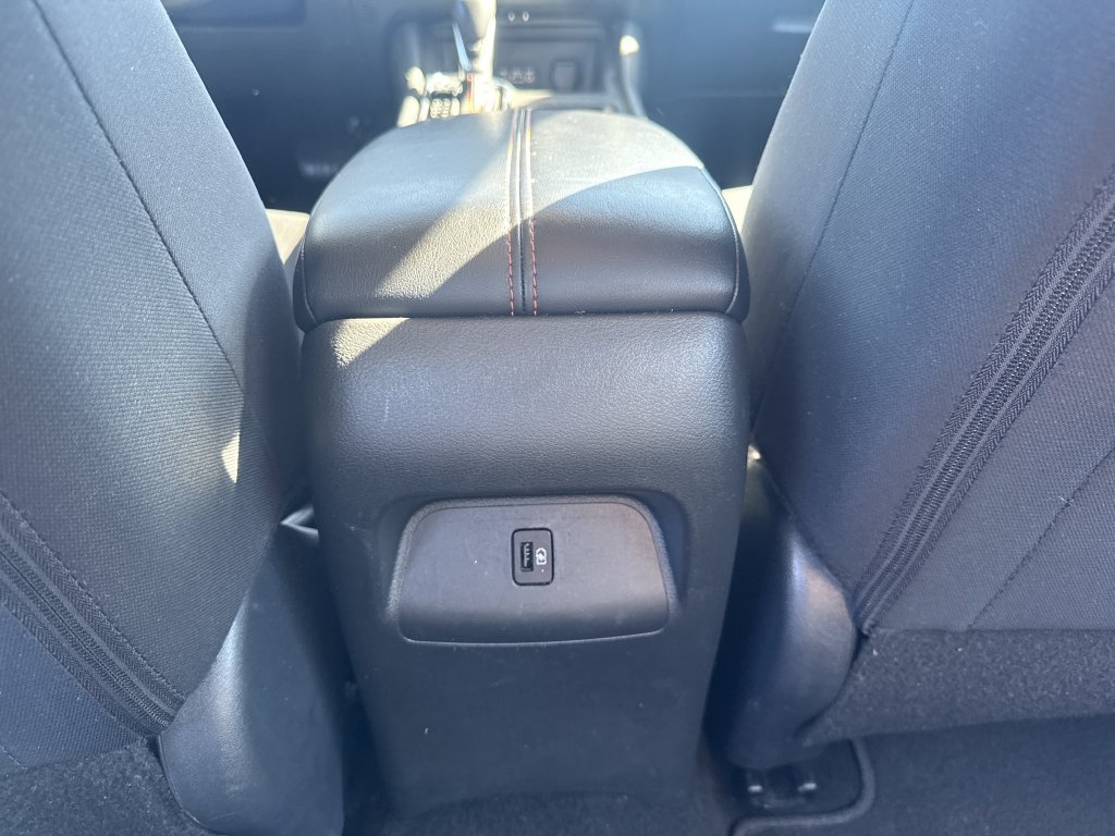 Used 2025 White Nissan SR image 13