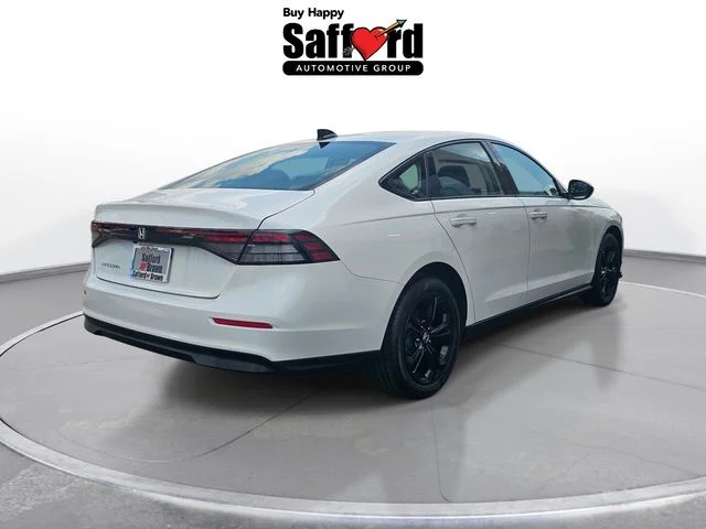Used 2025  Honda SE image 4