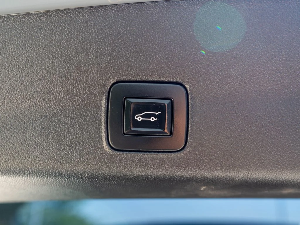 Used 2022 Gray Chevrolet LT image 34
