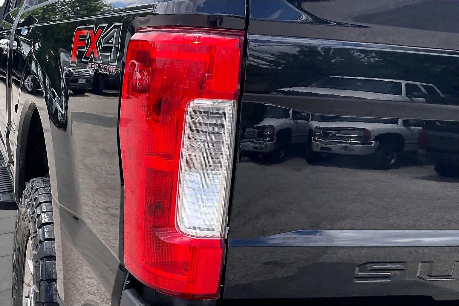 Used 2019 Agate Black Metallic Ford XLT image 28
