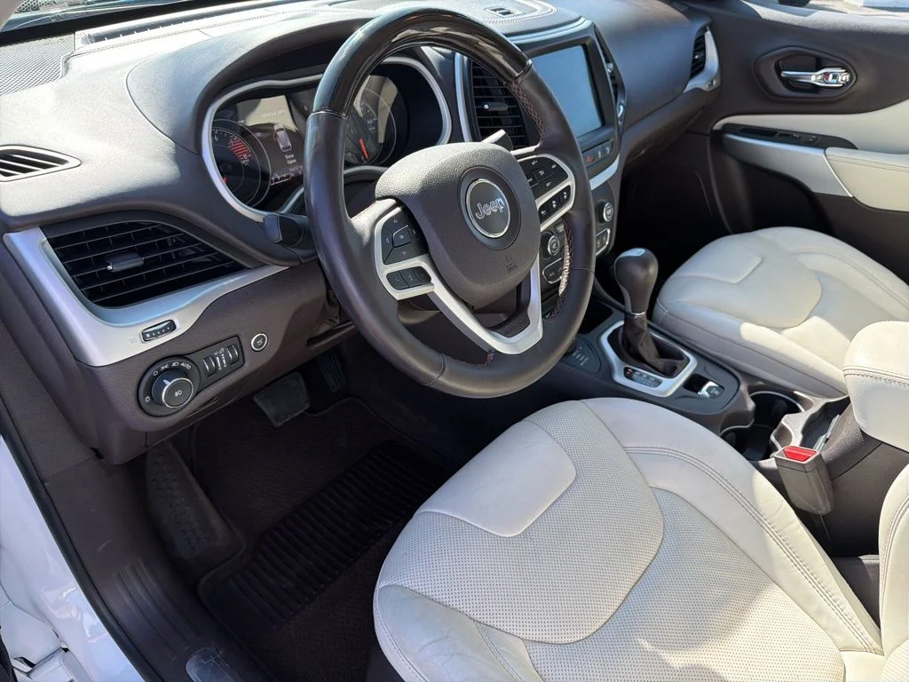 Used 2018 White Jeep Overland image 35