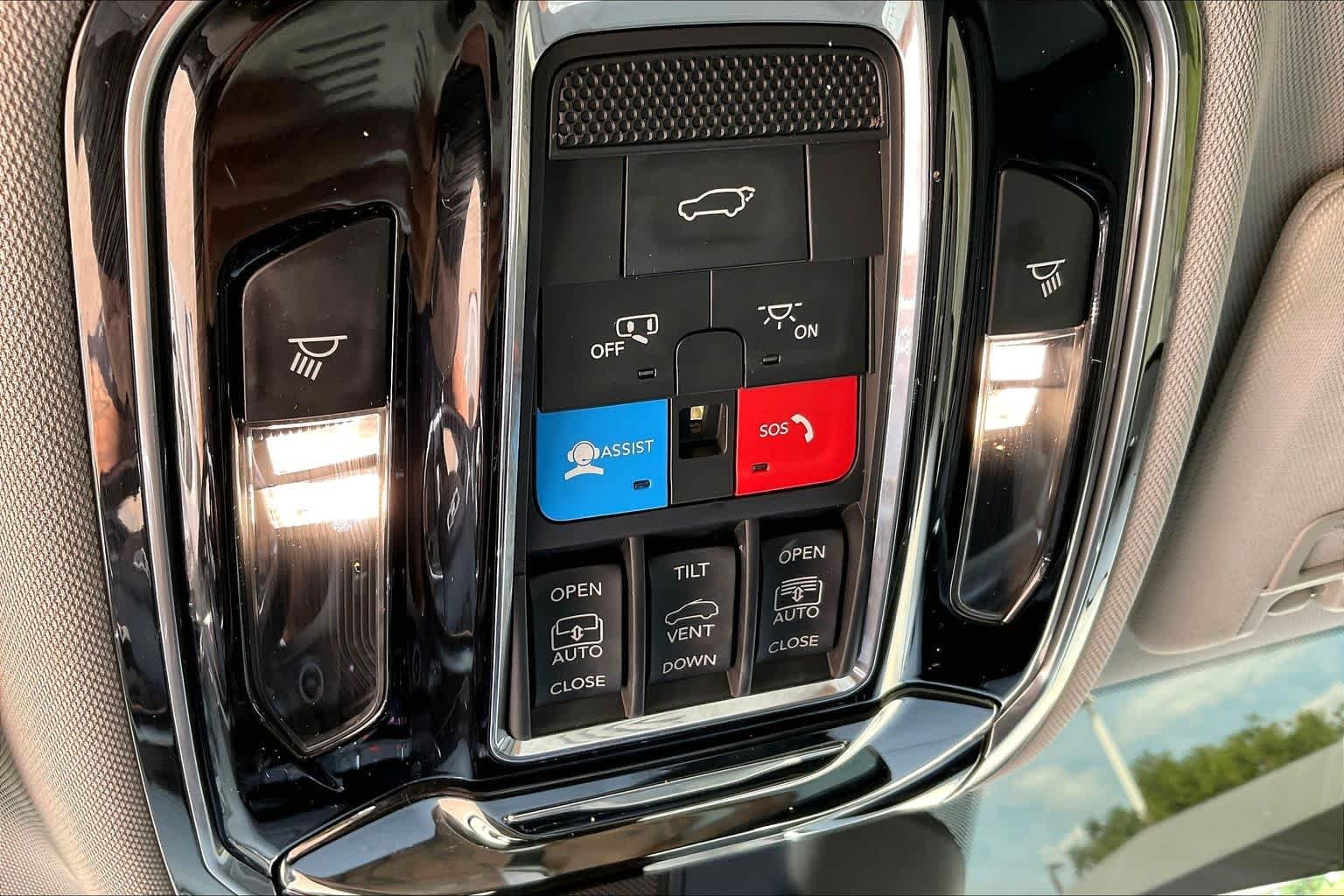 Used 2021 Velvet Red Pearlcoat Jeep Overland image 32