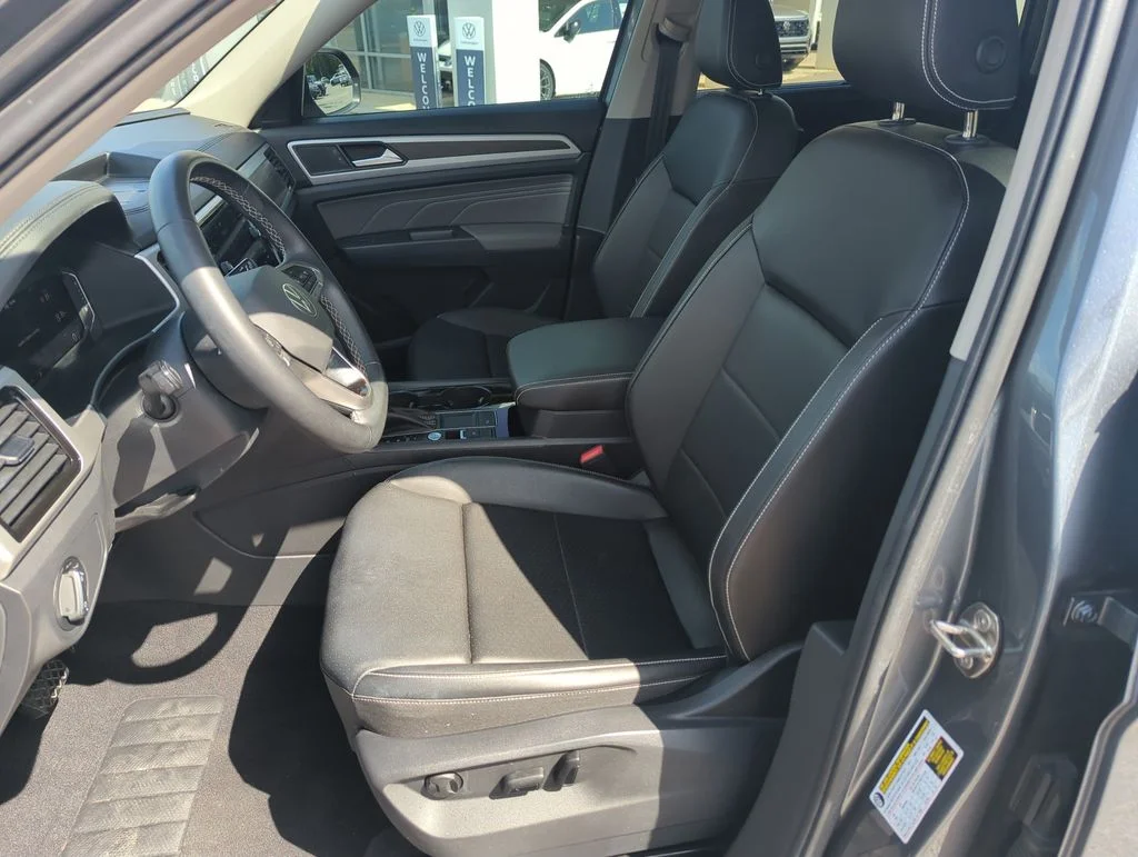 Used 2023 Gray Volkswagen 3.6L V6 SE w/Technology image 12