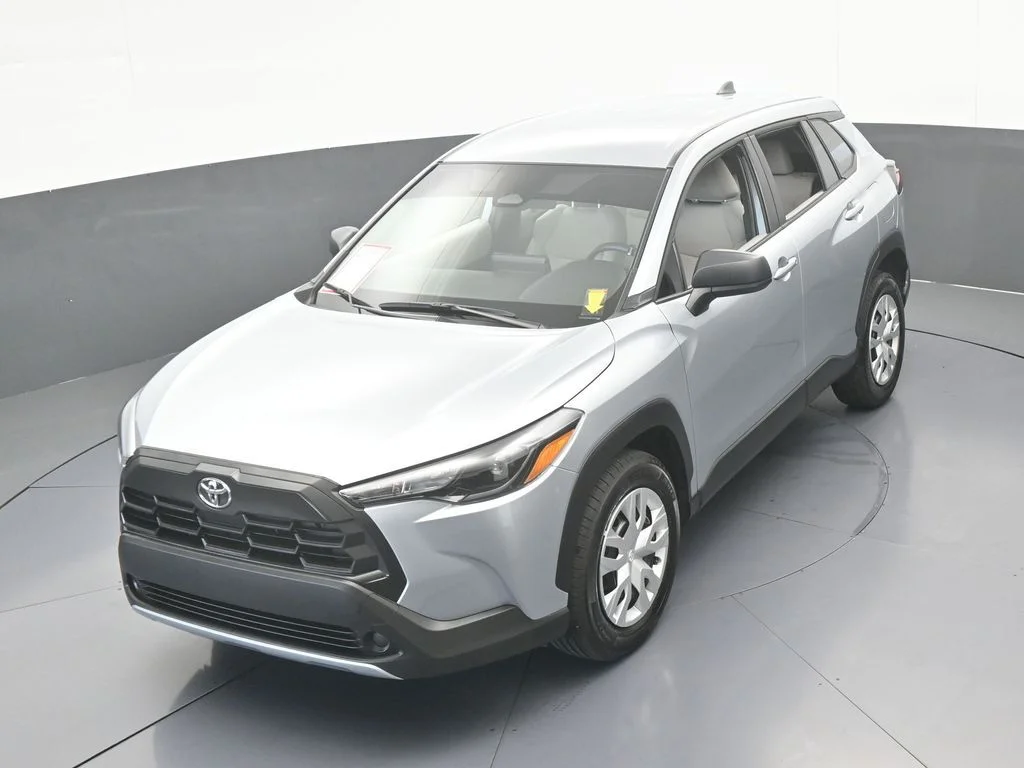 2026 Toyota Corolla Cross L - Photo 38