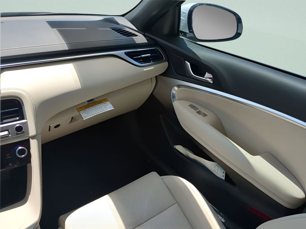 2026 GENESIS G70 Standard - Photo 13