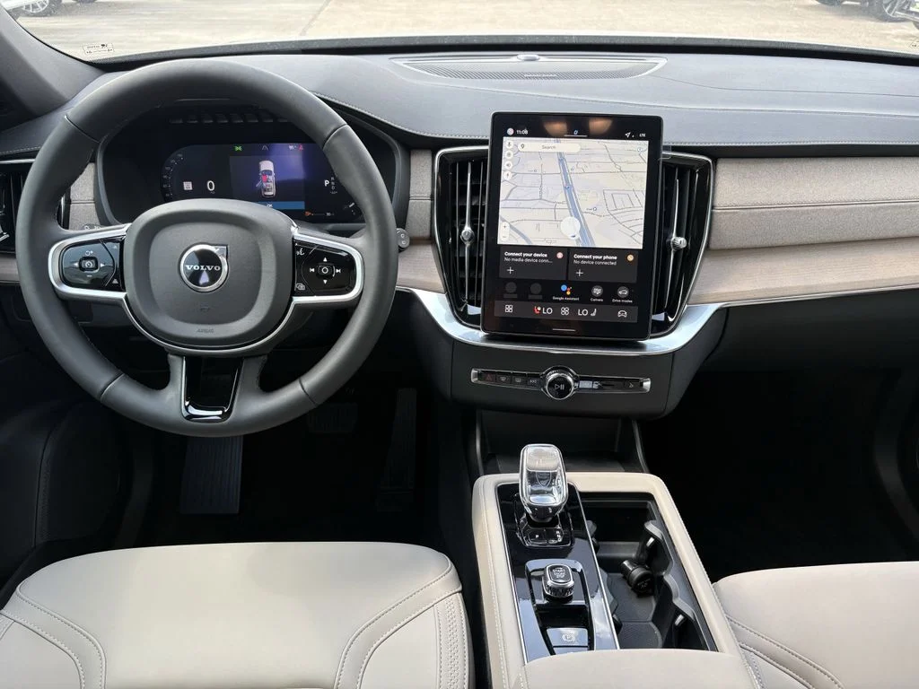 2026 Volvo XC90 Plus - Photo 23