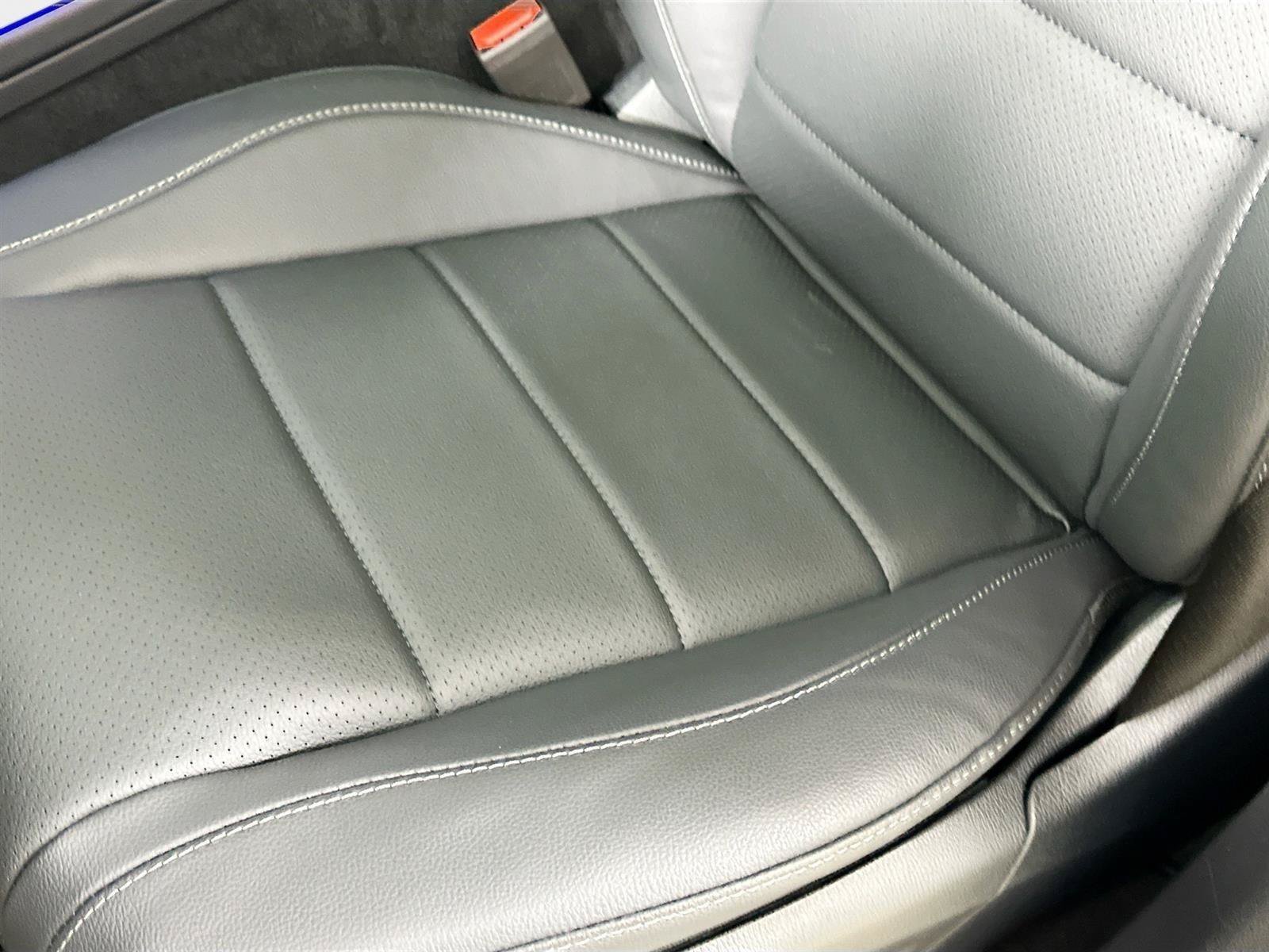 Used 2026 Obsidian Black Metallic Mercedes-Benz GLE 350 image 25