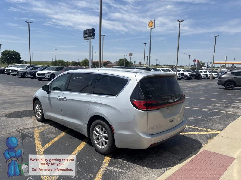 Used 2024 Silver Mist Clearcoat Chrysler Touring L image 3
