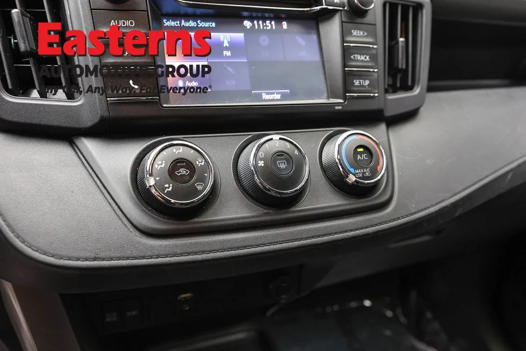 Used 2018 Silver Toyota LE image 19