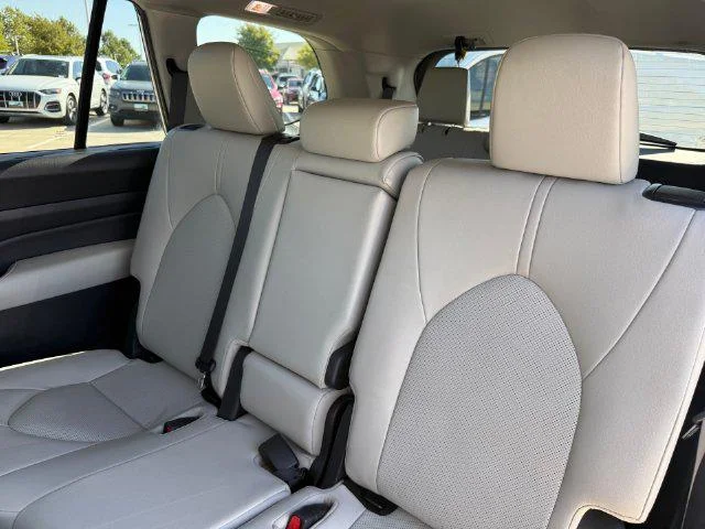 Certified Used 2024 WIND CHILL PEARL Toyota XLE image 58