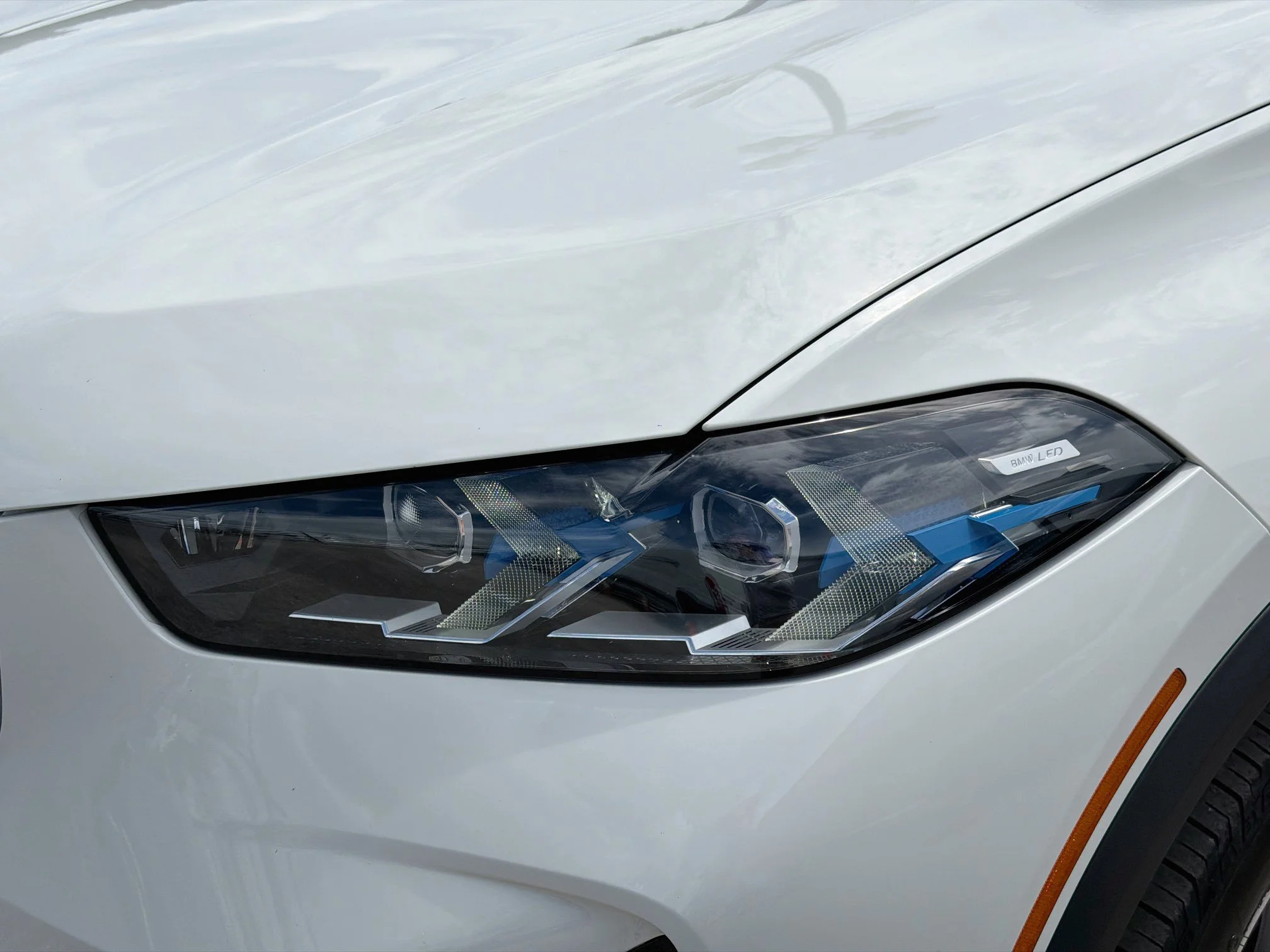 Used 2024 Alpine White BMW xDrive50e image 9