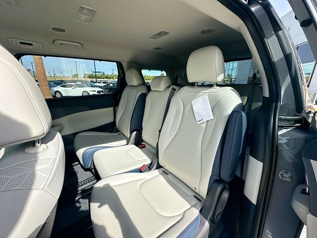 New 2026 Ceramic Silver Kia EX image 24