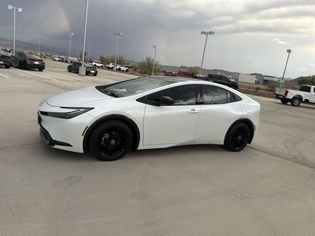 2025 Toyota Prius Limited - Photo 8