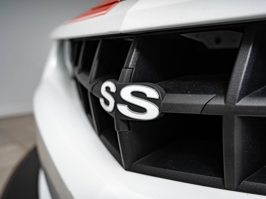 Used 2010 Summit White Chevrolet SS image 3