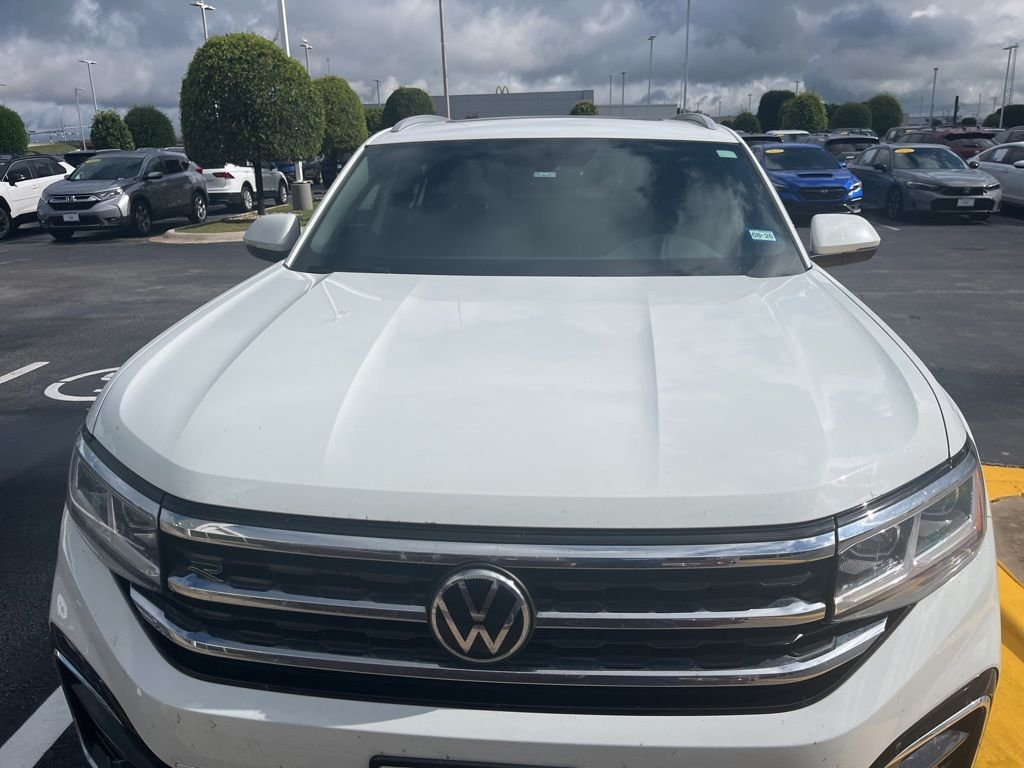 Used 2021 Pure White Volkswagen 3.6L V6 SE w/Technology R-Line image 2