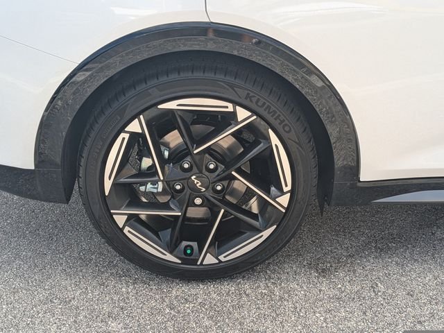 New 2026 Snow White Pearl Kia GT-Line image 10