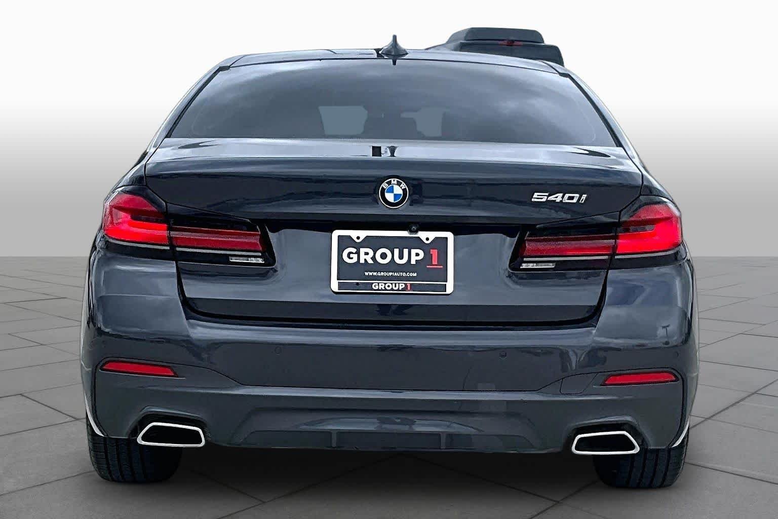 Used 2022 Dark Graphite Metallic BMW 540i image 4