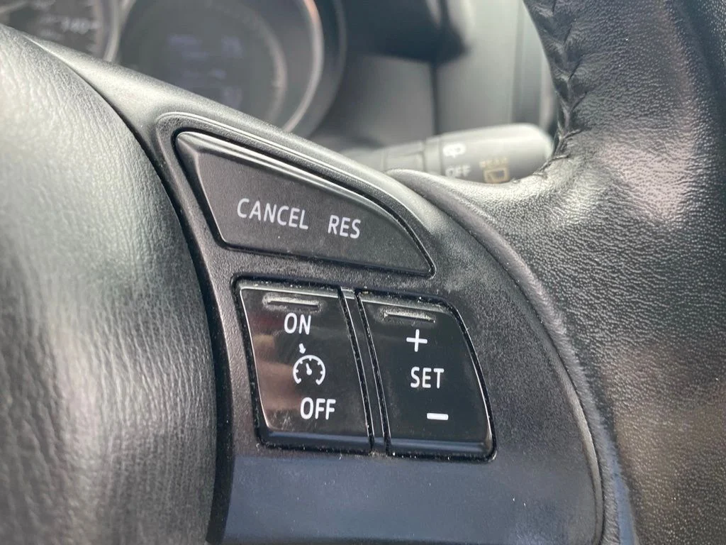 Used 2013 White Mazda Grand Touring image 28