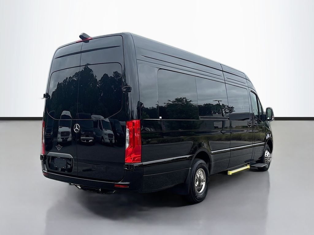New 2025  Mercedes-Benz 15 Passenger Sliding Door image 3