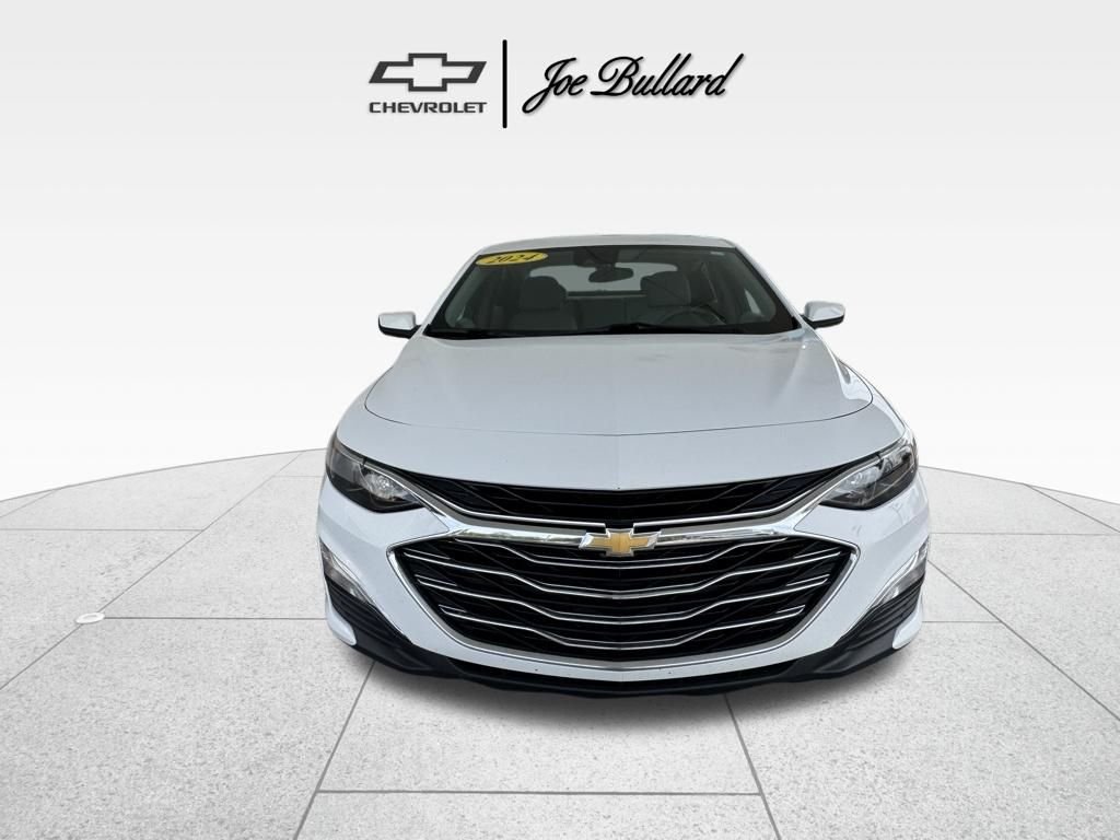 Used 2024 White Chevrolet LS image 3