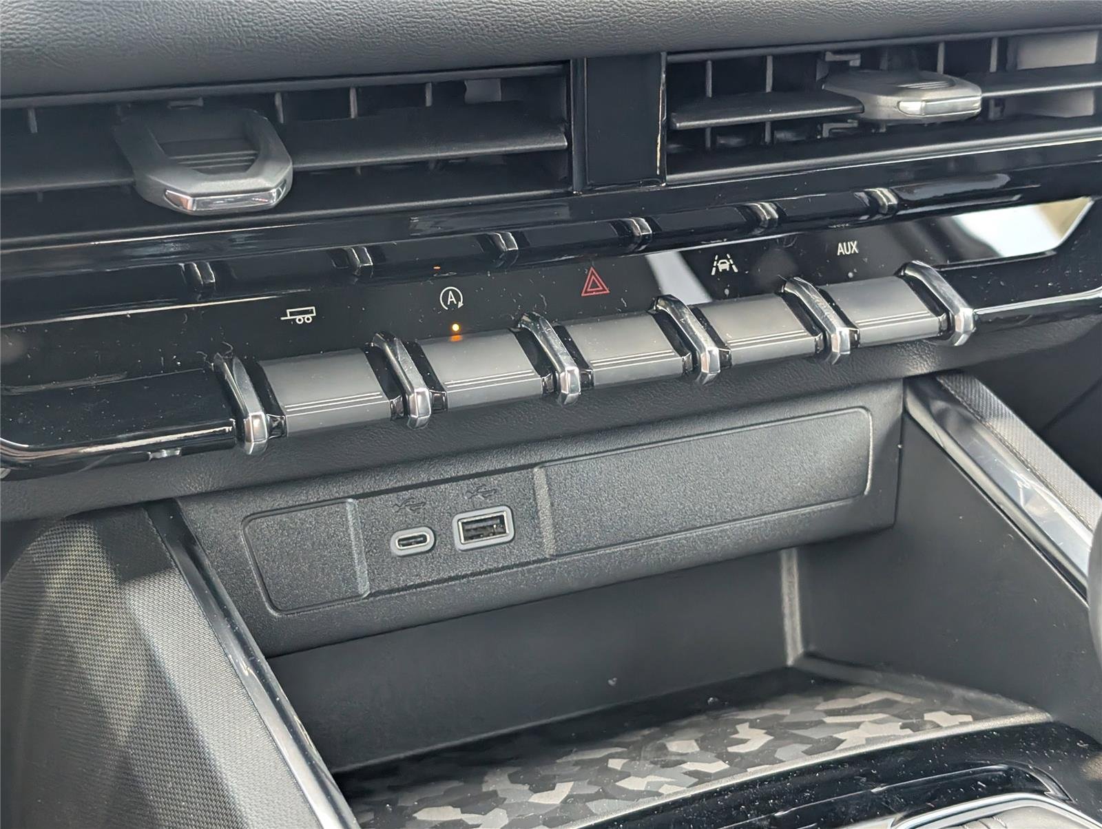 2025 GMC Canyon Elevation - Photo 20