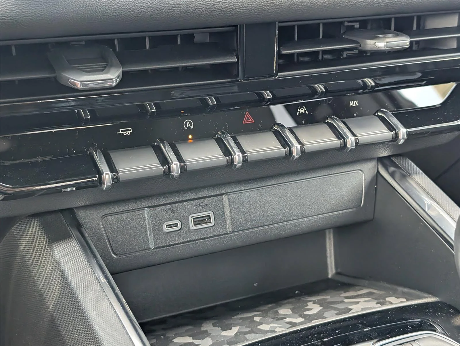 2025 GMC Canyon Elevation - Photo 20