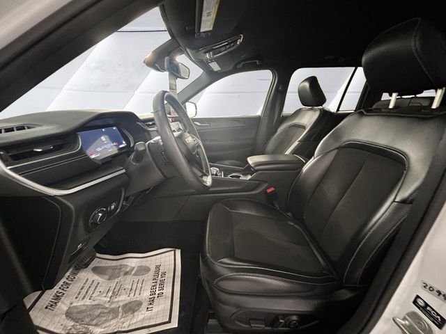 Used 2024 White Jeep Altitude image 7