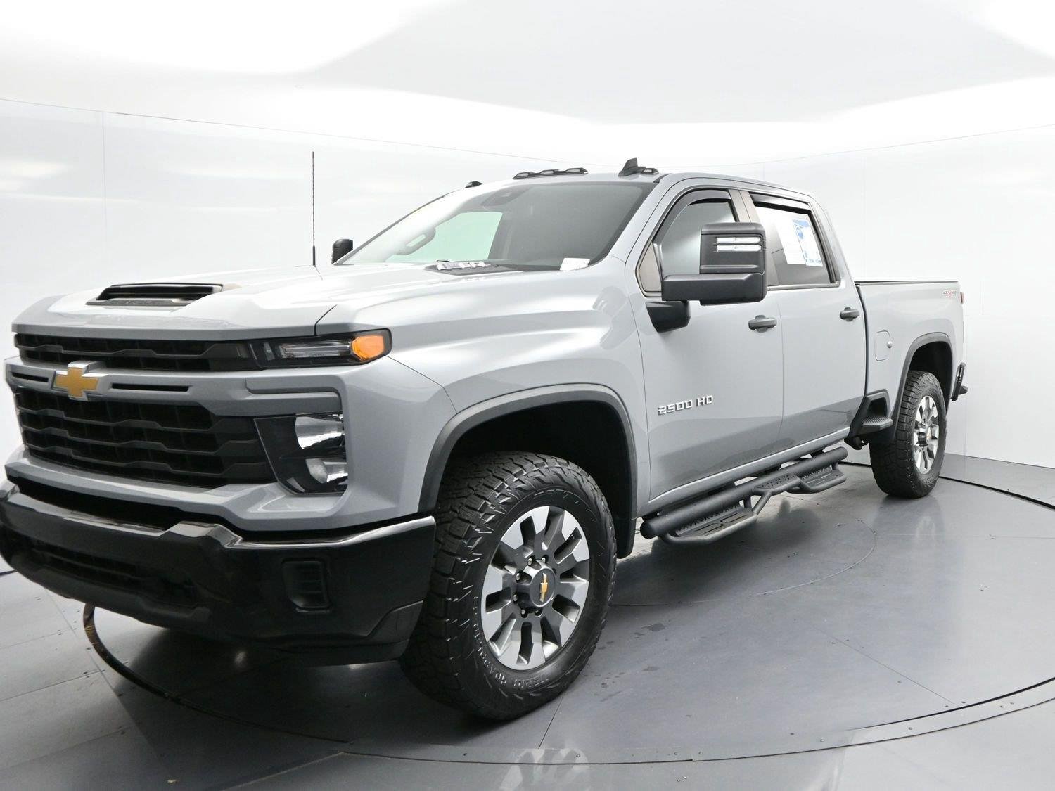 Used 2024 Slate Gray Metallic Chevrolet Custom image 3