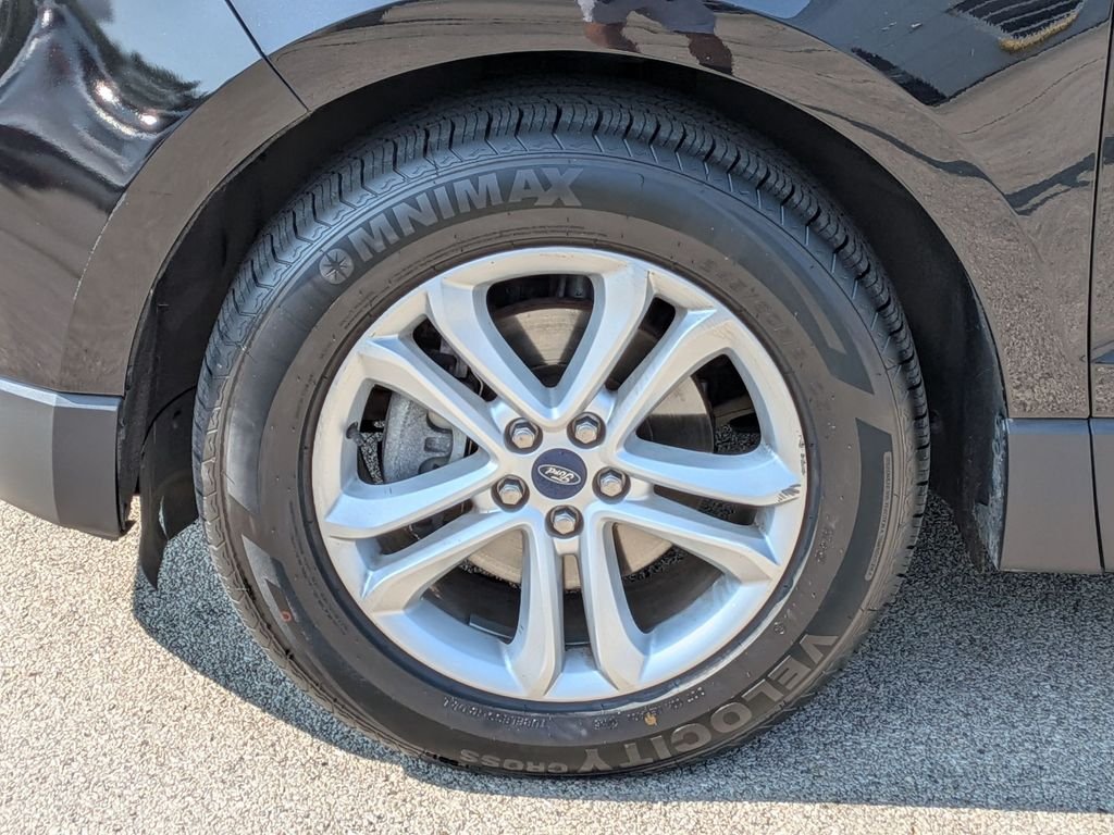 Used 2020 Black Ford SEL image 14