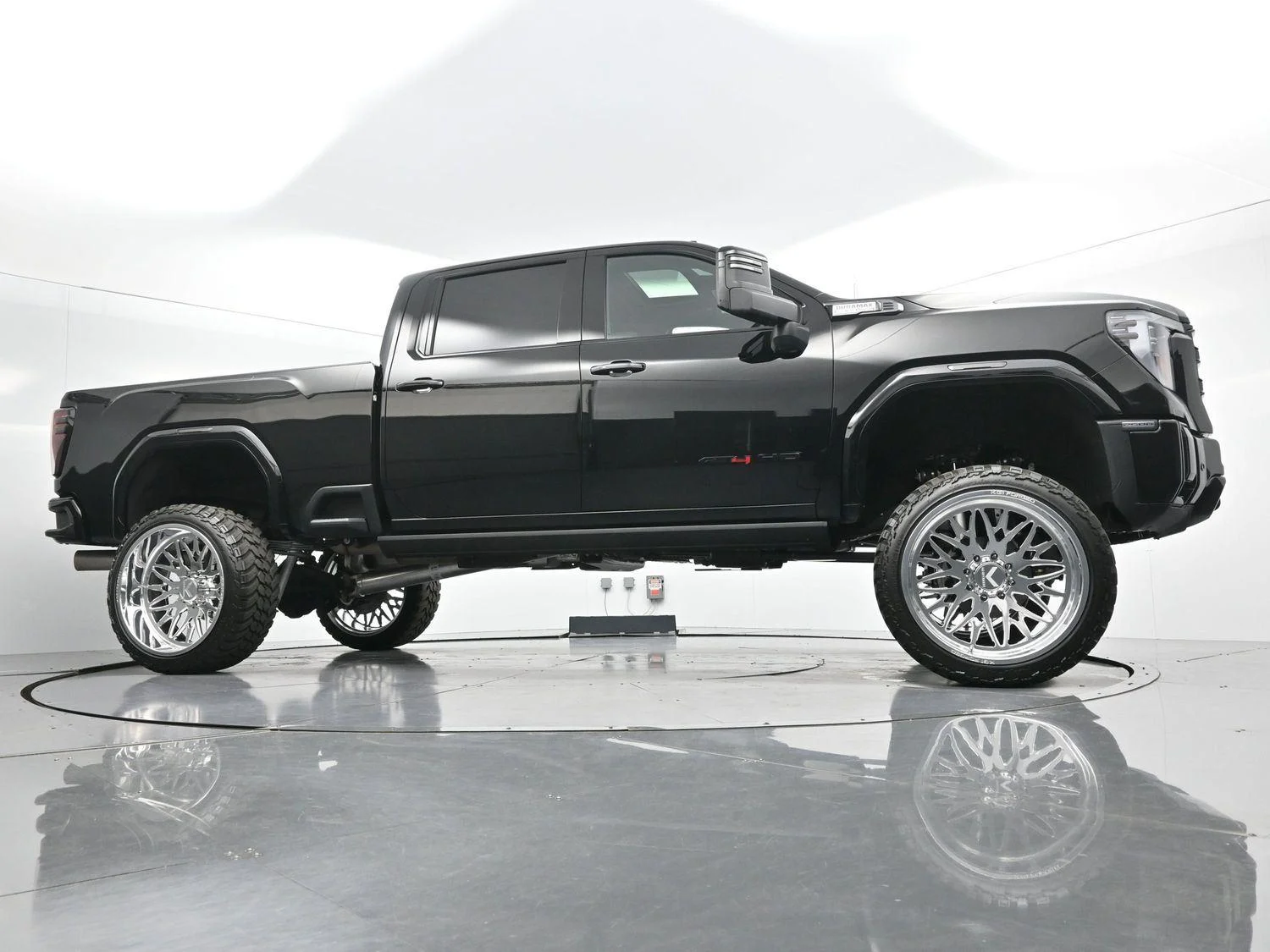 Used 2025 Onyx Black GMC AT4 image 47