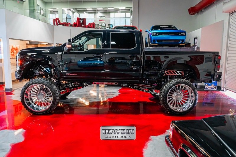 Used 2023 Black Ford Lariat image 10